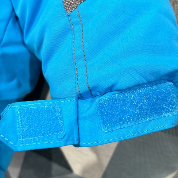 ❄️ Carters coat. Size 18 months. Excellent condition. - Picture 12 of 13